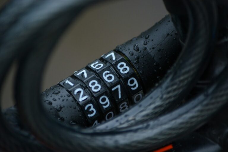What is 3381012544? The truth behind this mysterious Italian number