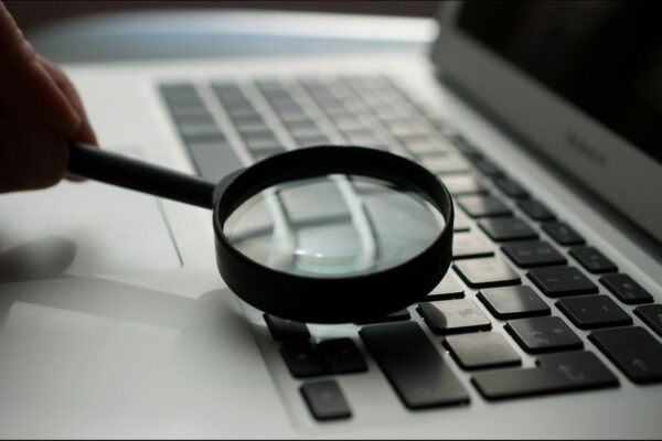 How to Choose Your SEO Partner: A Comparison of Serpclix vs Serpseo